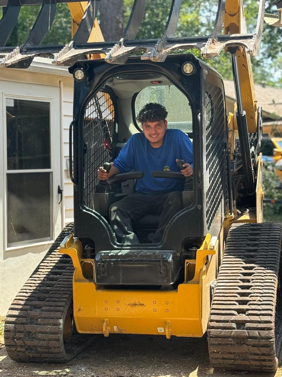 Job photograph from EG Tree Services tree work in the Cleveland, Texas area